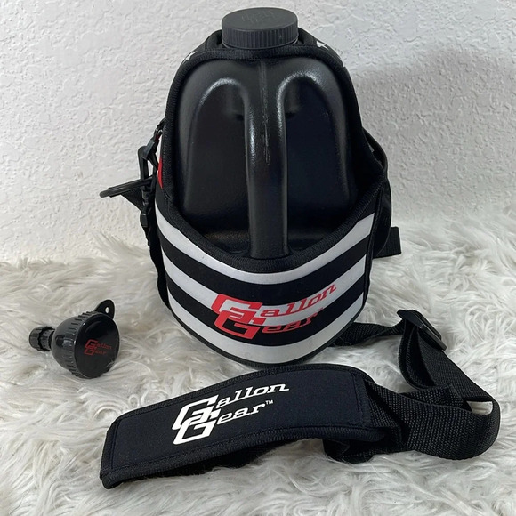 GALLON GEAR Black Large Water Bottle Reusable Water Jug Pockets & Key Holder NEW - Picture 2 of 6